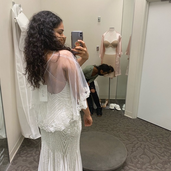 David’s Bridal Tulle Capelet with Lace- Soft White - Picture 9 of 10